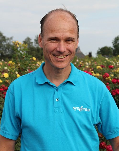 Maurice Kok: 'Alibi Flora werkt langer door en is nog sterker tegen roest dan Topaz.' Maurice Kok: 'Alibi Flora werkt langer door en is nog sterker tegen roest dan Topaz.'