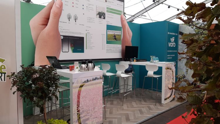 Varb is druk met bezoeken van andere standhouders Varb is druk met bezoeken van andere standhouders