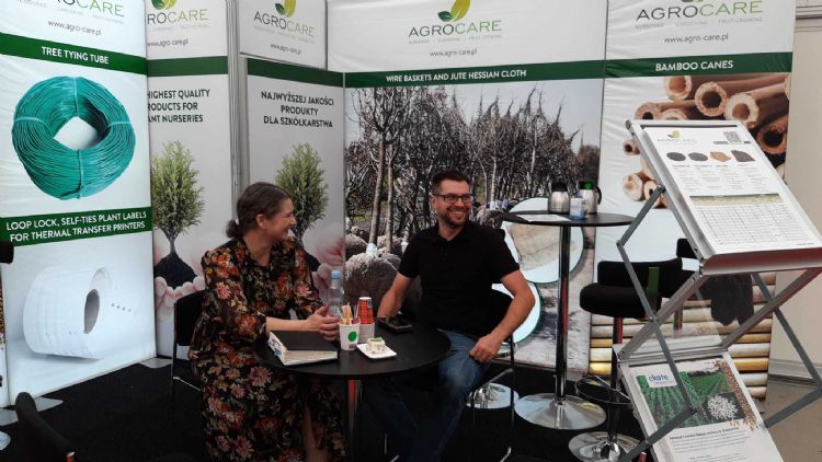 Agrocare uit Polen; zij leveren hulpmiddelen waar een boomkweker niet zonder kan Agrocare uit Polen; zij leveren hulpmiddelen waar een boomkweker niet zonder kan