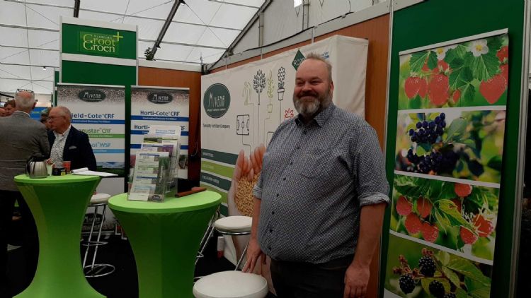 Duco van der Veen van Mivena met een brede glimlach Duco van der Veen van Mivena met een brede glimlach