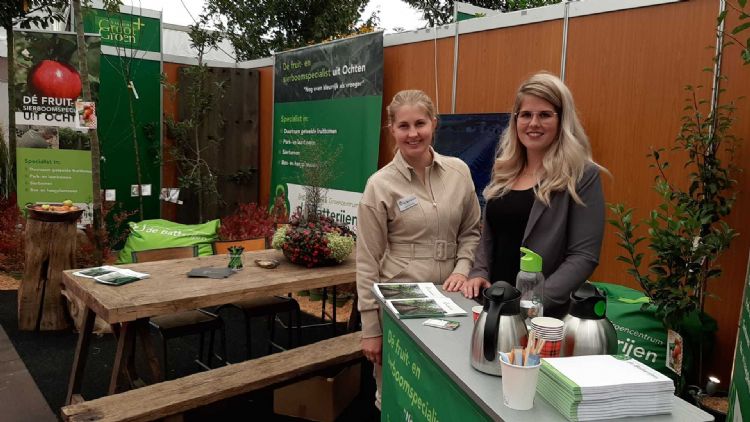 Elseliene en Jessica van de Batterijen. Helemaal leuk Elseliene en Jessica van de Batterijen. Helemaal leuk