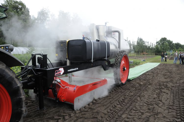 De Mobildampf. Van deze innovatie werd in 2012 veel verwacht, maar de toepassing bleek in Nederland te duur. Ook dit jaar is hij weer van de partij, in een verbeterde versie. (archieffoto Boom In Business)