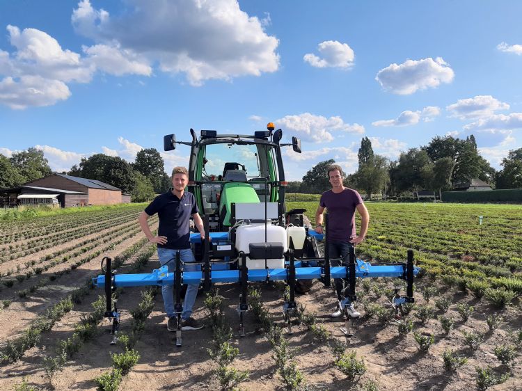 LVS-kweker Koen Linders en Aron Willems (Willems Techniek)