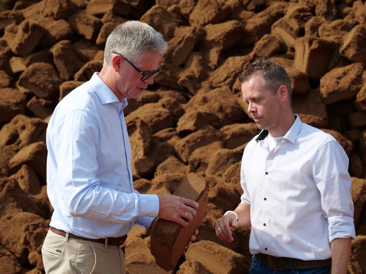 Han de Groot, directeur VPN (l) en Koen van den Hurk (Dutch Plantin) 