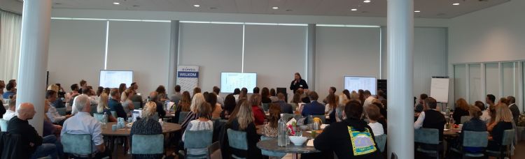 Hans van der Meulen geeft een presentatie