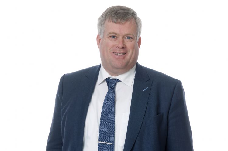 Egbert Jan Blonk is partner bij Grant Thornton en sinds 1982 actief binnen de accountancy. Hij heeft ruime ervaring opgedaan als accountant en adviseur van het familiebedrijf en het midden- en kleinbedrijf. Egbert Jan is opgegroeid in een kwekersgezin. 