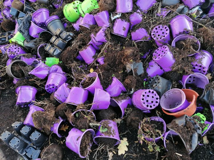 De tuinbouw stort nu nog duizenden tonnen restafval per jaar.