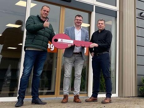 Erwin Vergeer (directeur Vergeer Bouw B.V.), Nico van der Smit (bedrijfsleider Vitelia Agrocultuur Hazerswoude-Dorp) en John Pouwels (directeur Vitelia Agrocultuur)