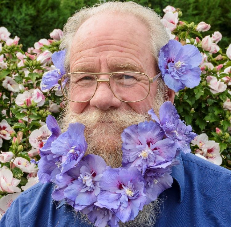 Dr. Roderick Woods Dr. Roderick Woods