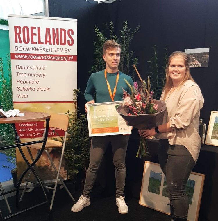 Zundert Groen imago prijs gaat naar Roelands boomkwekerijen. Helemaal blij en verrast Rowy en Jelle gefeliciteerd.