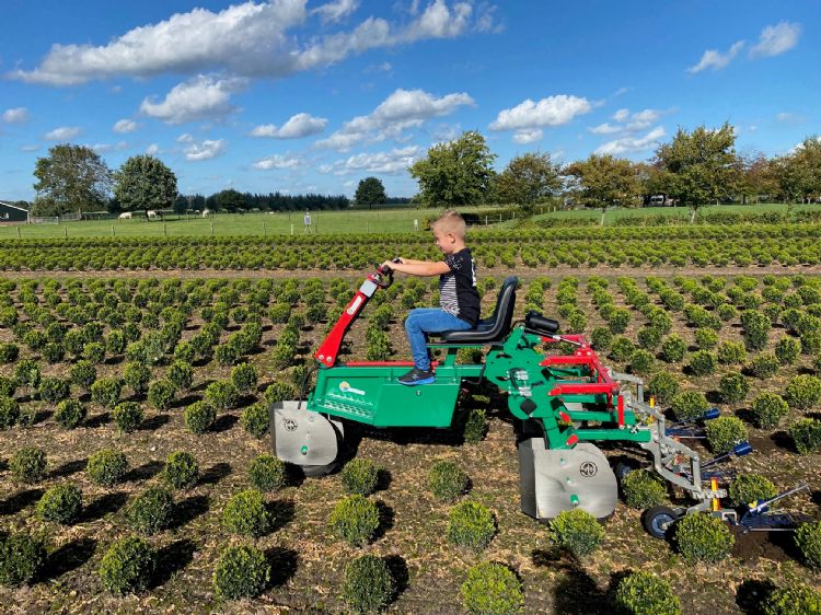 Duurzaam schoffelen lijkt kinderspel met een Multi E Trike