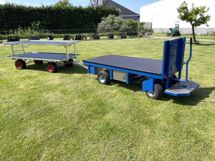 A4-elektrotransportwagen met dubbeldeks aanhangwagen