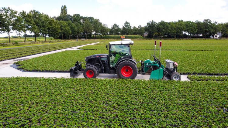  Traycon beschikt over een uitgebreid machinepark voor onder andere grondverzet en het egaliseren en afwerken van percelen 