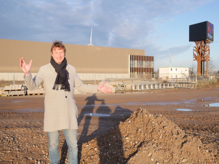Programmamanager Peter Berben op de bouwplaats