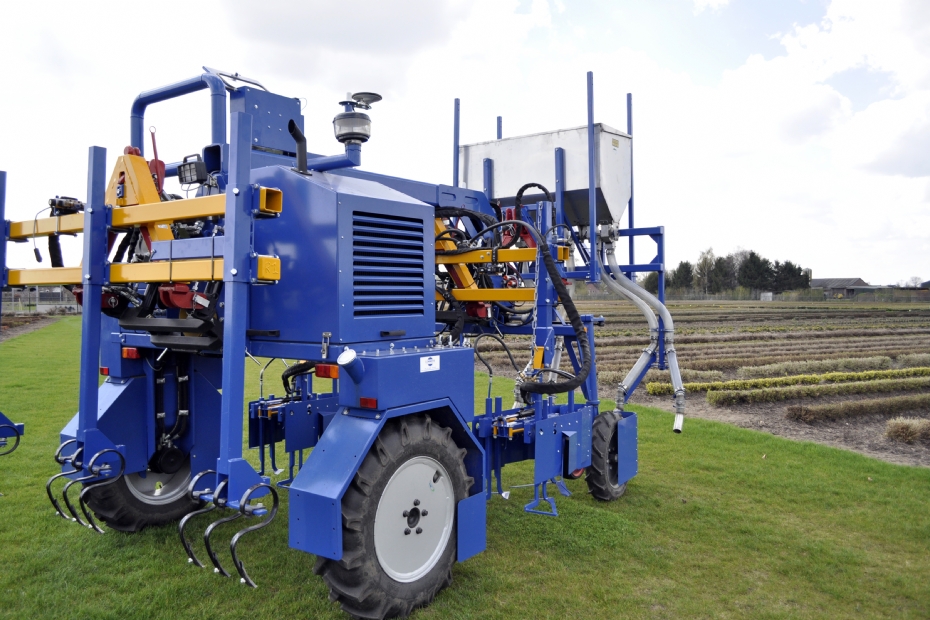 Mechanisch schoffelen (gps-gestuurd) heeft het herbicidenverbruik sterk gereduceerd.