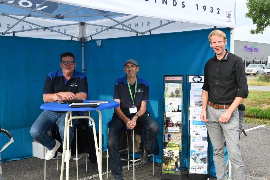 Robert van der Wansem, Jaap van Waaij van Voets en Malte Hamann van Seed2Soil op de stand bij de ingang van PlantariumGroen-Direkt